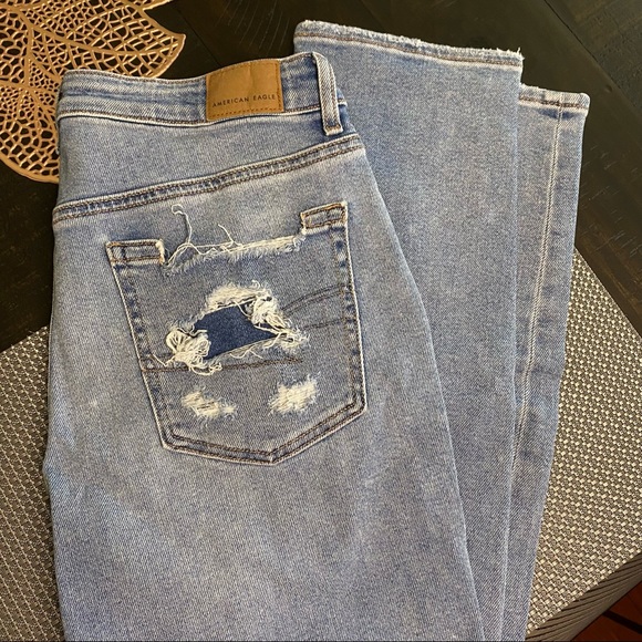 American Eagle Distressed Mom Jeans - Picture 7 of 10